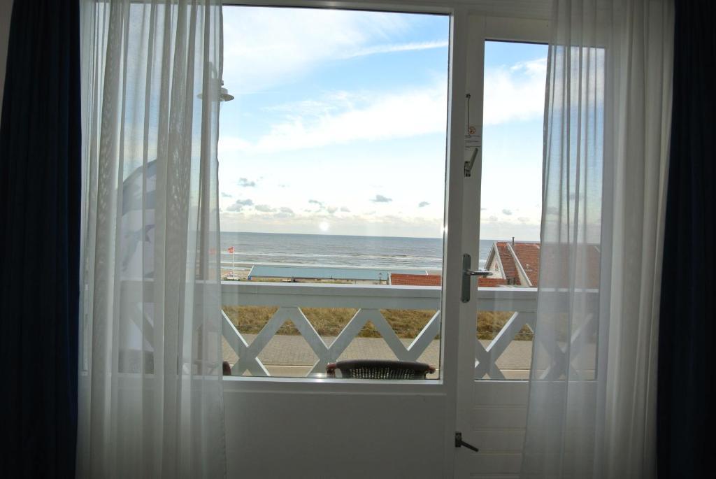 Bed&Breakfast Aan Strand Katwijk aan Zee Habitación foto